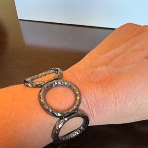 Chico’s Gunmetal Faceted Circle Stretch Bracelet
